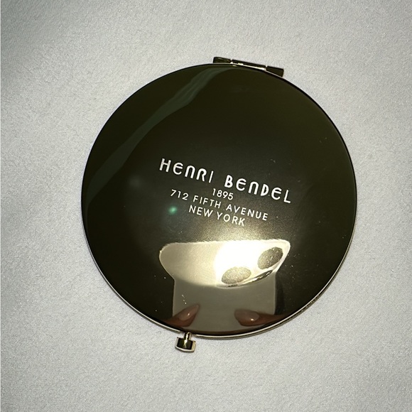 ✨🤍 NEW Henri Bendel RARE Limited Edition Year of the Pig Double Compact Mirror - Picture 9 of 17